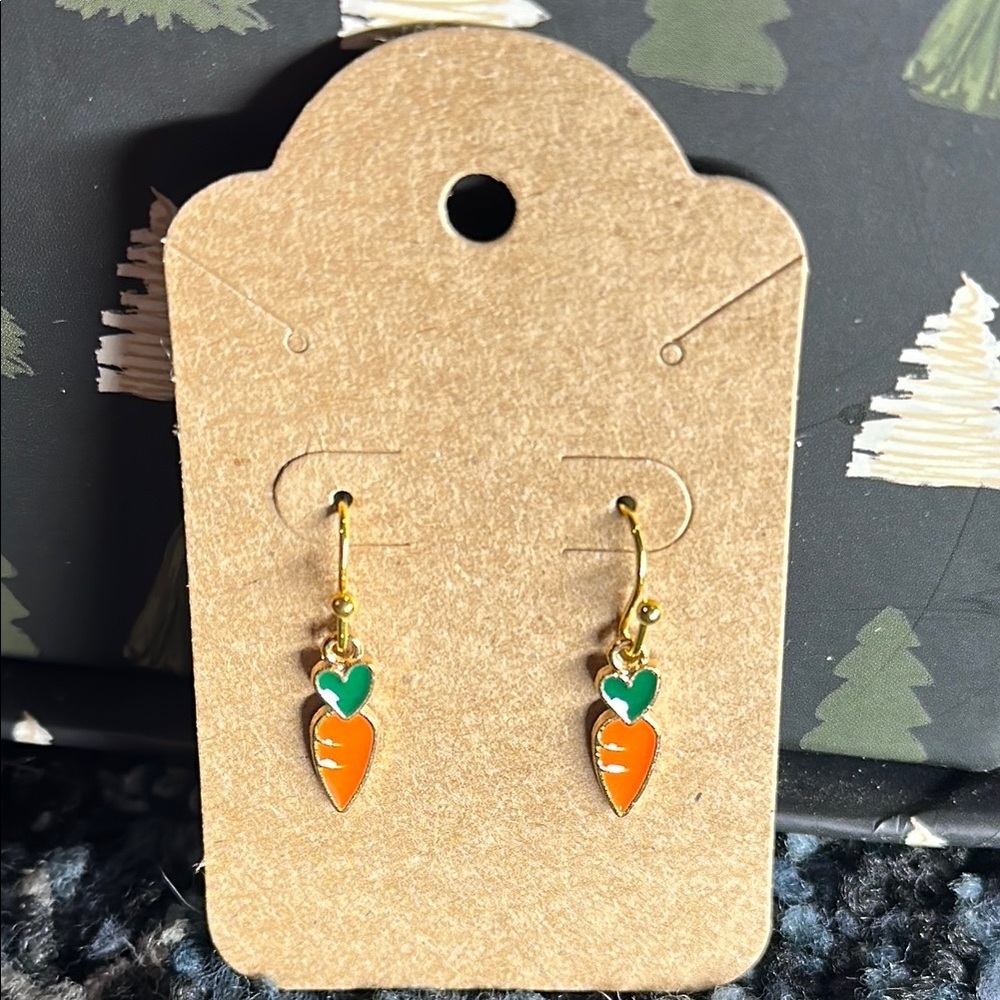 Carrot Earrings Charming Orange Green Dangle Earrings Easter Spring Veggies NWT